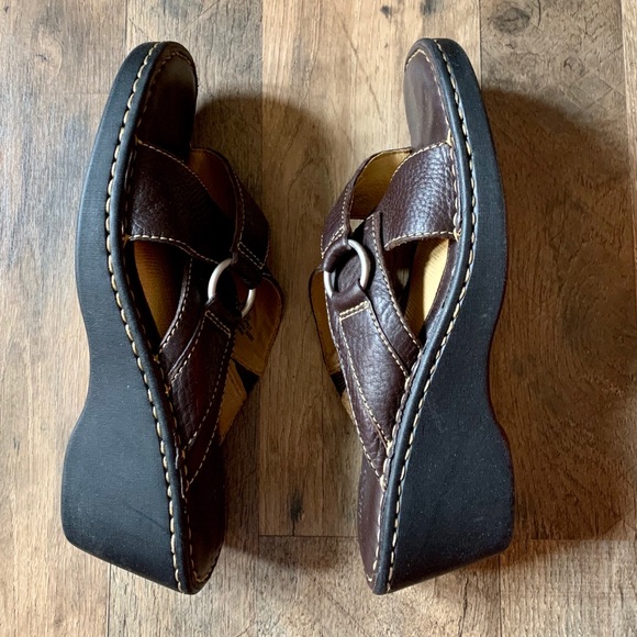 Strictly Comfort Leather Sandals - Picture 5 of 6